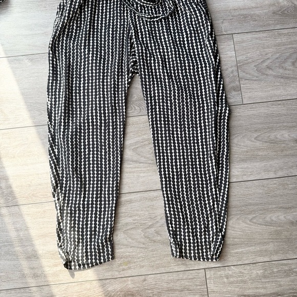 Marimekko x Uniqlo Black and White Jumpsuit - Picture 9 of 15
